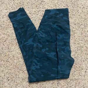 BuffBunny Large Blue Camo Leggings